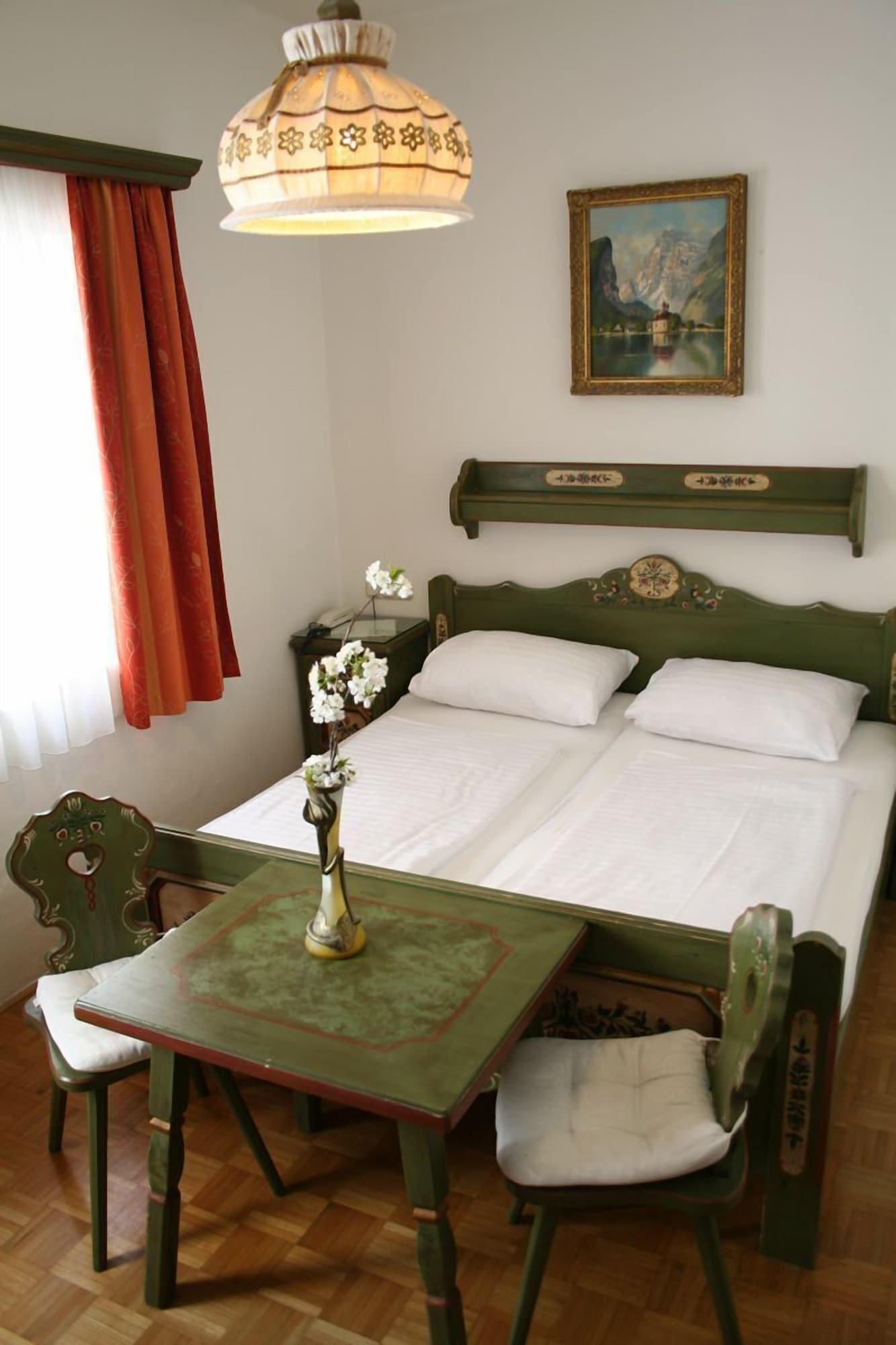 Adlerhof Bed & Breakfast Salzburg Exterior photo