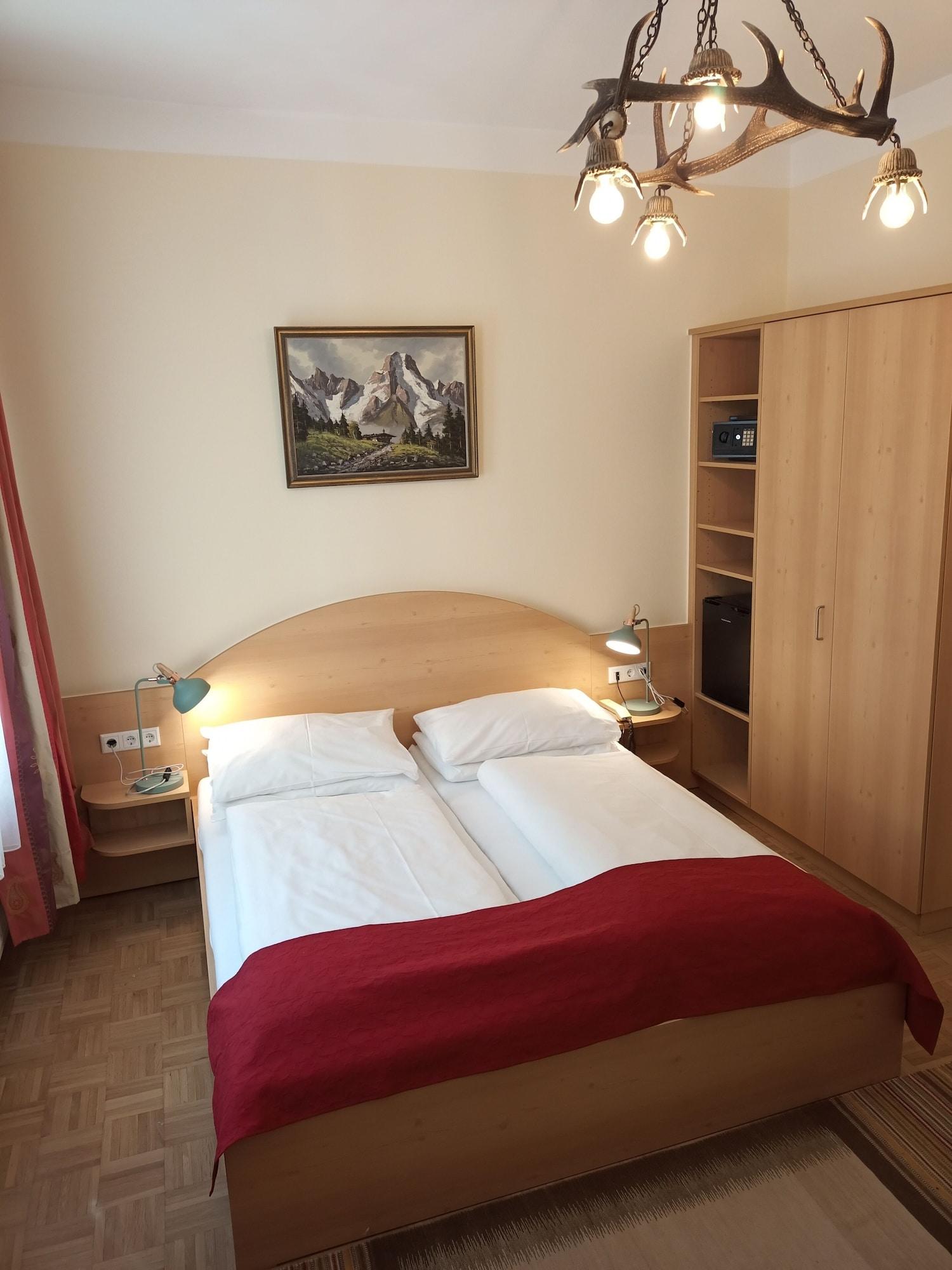 Adlerhof Bed & Breakfast Salzburg Exterior photo