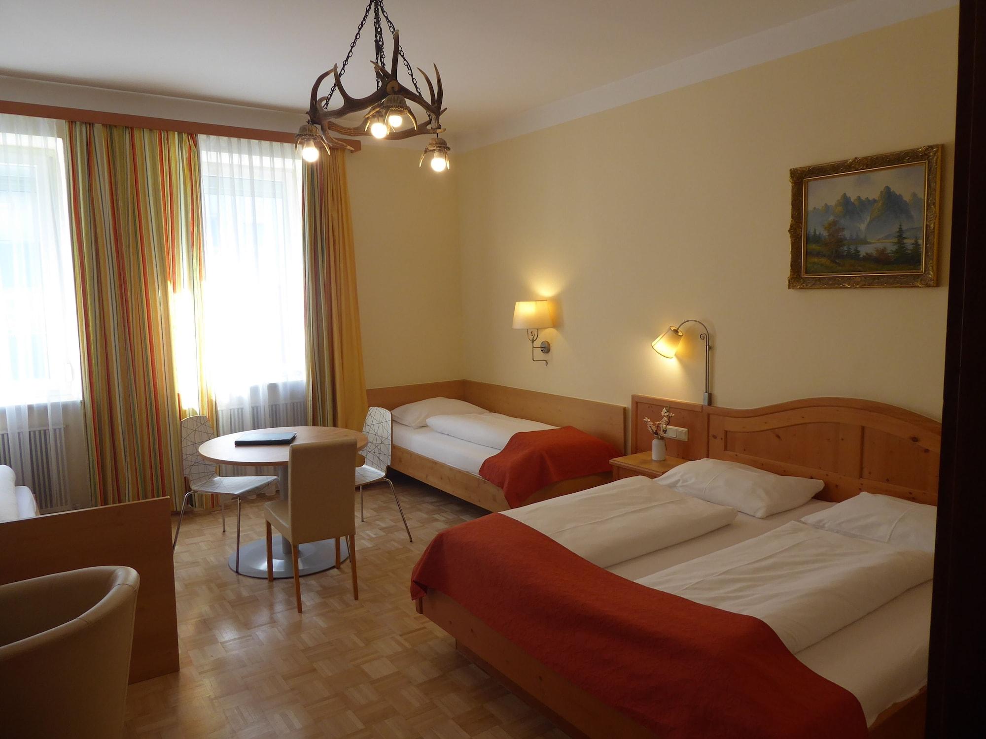 Adlerhof Bed & Breakfast Salzburg Exterior photo
