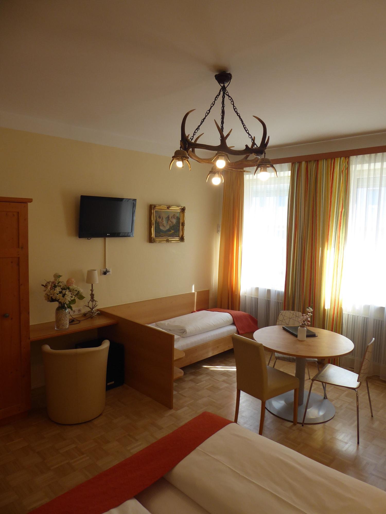 Adlerhof Bed & Breakfast Salzburg Exterior photo