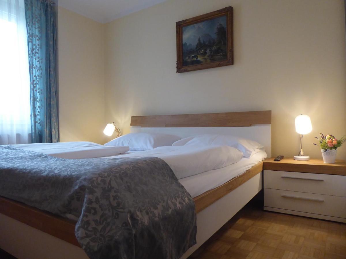 Adlerhof Bed & Breakfast Salzburg Exterior photo